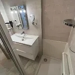 - 4 People - Parking - Terrace Apartment Antibes