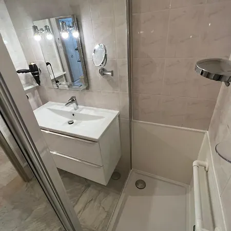 - 4 People - Parking - Terrace Apartamento Antibes