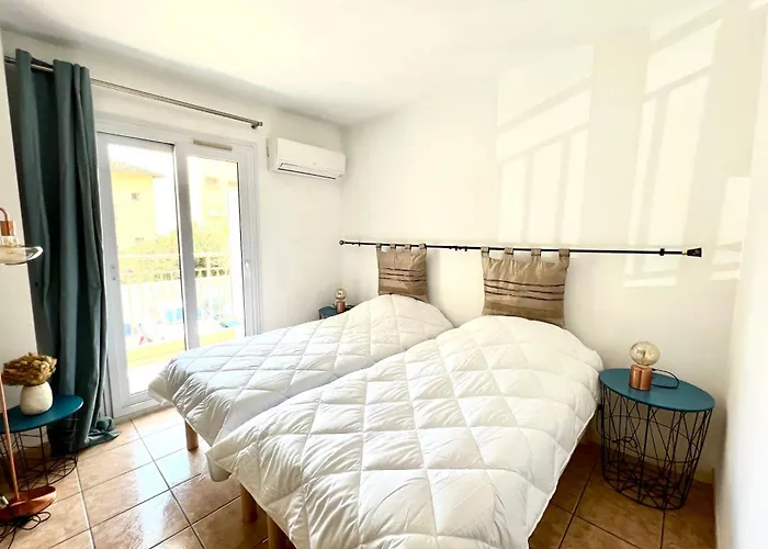 - 4 People - Parking - Terrace