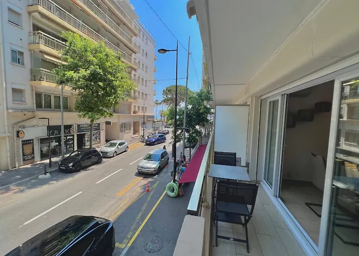 - 4 People - Parking - Terrace *