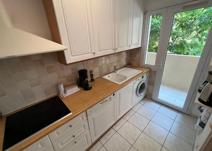 - 4 People - Parking - Terrace Apartment *